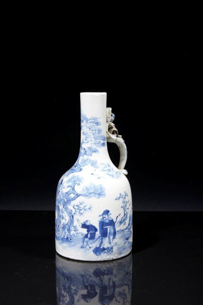 CHINE, Canton - XIXe siècle
Verseuse en porcelaine...