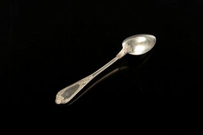 Série de 12 petites cuillers en argent modèle...