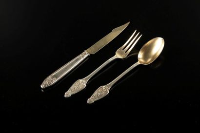 Service à dessert en argent et vermeil, les...