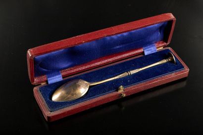 Ensemble en argent et vermeil: timbale, pince...