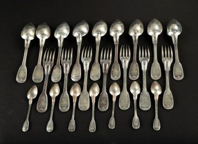 Ensemble de couverts en argent à filets:...