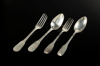 Sept cuillers et quatre fourchettes en argent...