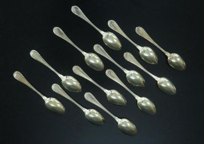 Série de 12 petites cuillers en vermeil,...