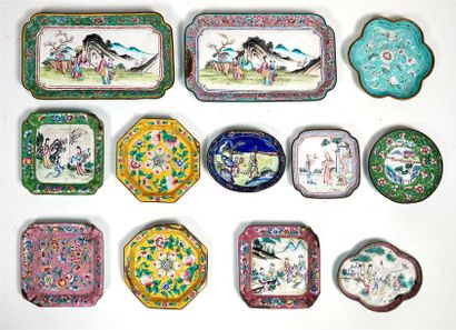 CHINE, Canton - XIXe siècle. Ensemble de...