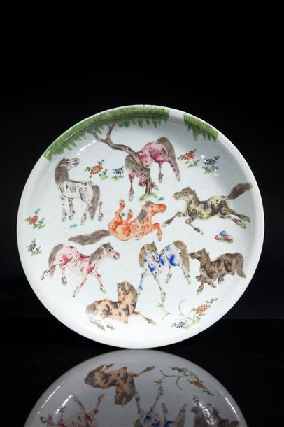 CHINE - XIXe siècle
Coupe en porcelaine émaillé...