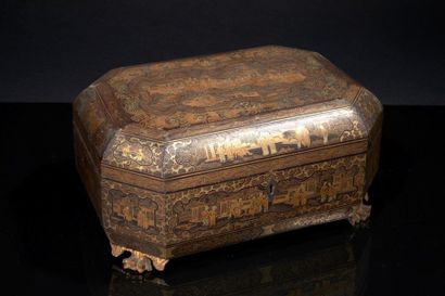 CHINE, Canton - XIXe siècle
Boite à couture...
