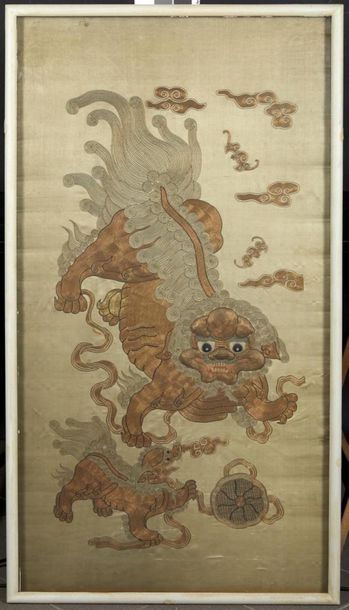 CHINE - XIXe siècle
Quatre panneaux en soie...