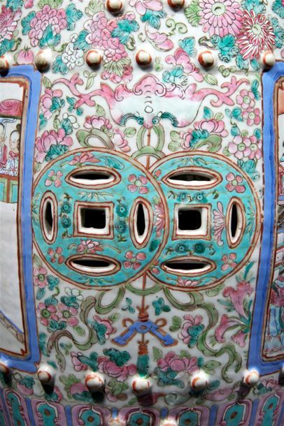 CHINE, Canton - XIXe siècle
Paire de sièges...