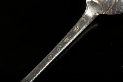 Cuiller à ragoût en argent uni. Vannes, 1754-60....