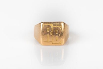 Chevalière en or chiffrée RB. 16,77 g