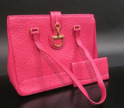 RENOUARD. Sac à main en cuir rouge façon...