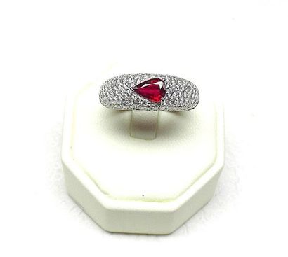 Bague boule mettant en valeur par ses 156...