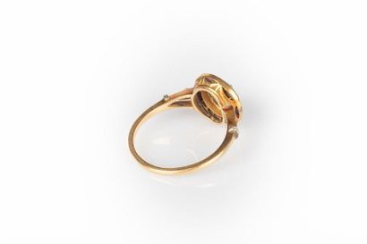 Bague en or de deux tons serti de diamants...