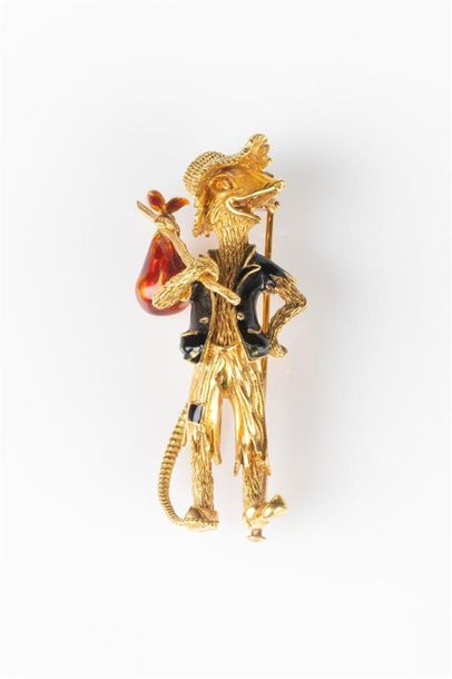 Broche en or émaillé (éclats) figurant un...