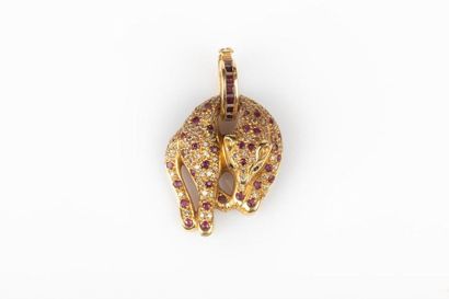Pendentif panthère en or pavé de diamants,...