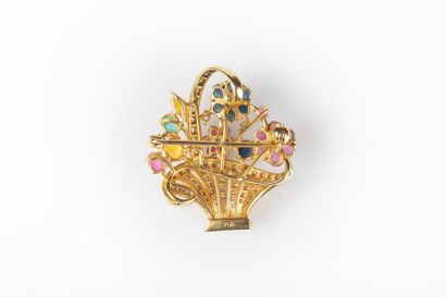 Petite broche en or en forme de panier de...
