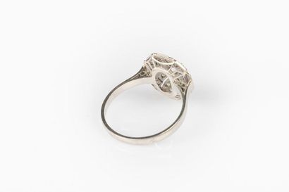 Bague en platine sertie de diamants taille...