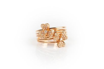 Bague en or rose formant 5 anneaux avec deux...