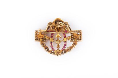 Broche formant pendentif en or jaune 750...