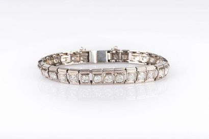 Bracelet articulé en platine 850 millièmes...