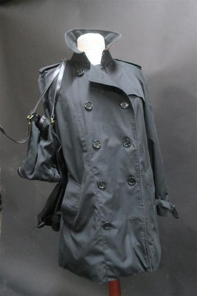 BURBERRY. Veste croisée en coton noir T....