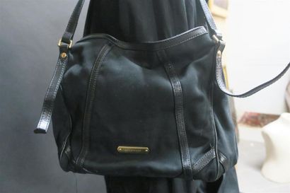 BURBERRY. Veste croisée en coton noir T....