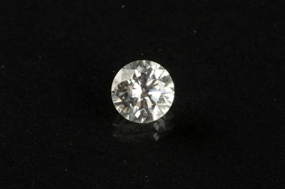 Diamant rond taille brillant sur papier,...