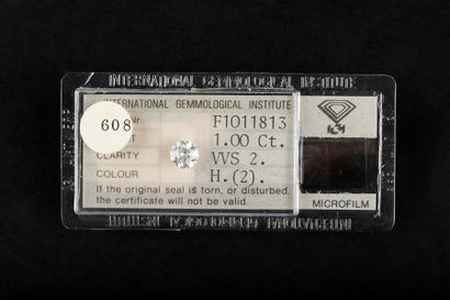 Diamant rond taille brillant sur papier,...