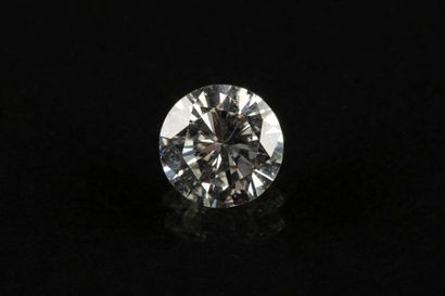 Diamant rond taille brillant sur papier,...