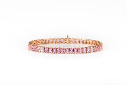 Bracelet ligne en or de deux tons serti de...