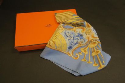 HERMES. Carré de soie 
