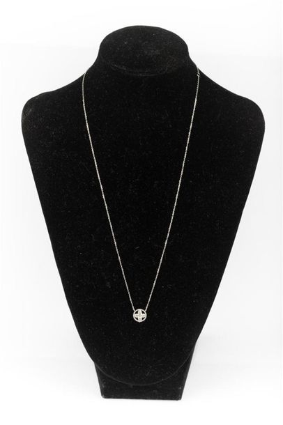 Collier maille forçat en or gris orné d'un...