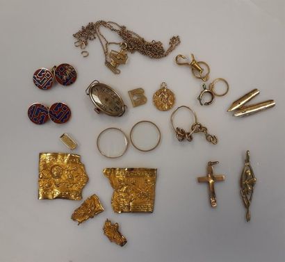 Petit lot d'alliances, bijoux, montres en...