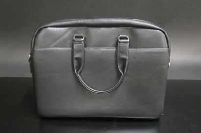 LE TANNEUR. Porte-documents en cuir noir...