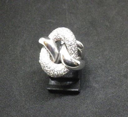 Bague en or gris motif maille gourmette,...