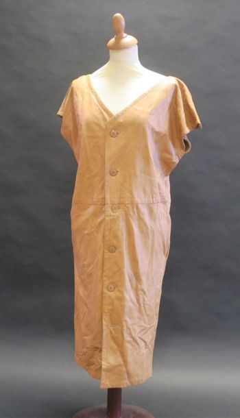 Robe courte en cuir d agneau havane, années...