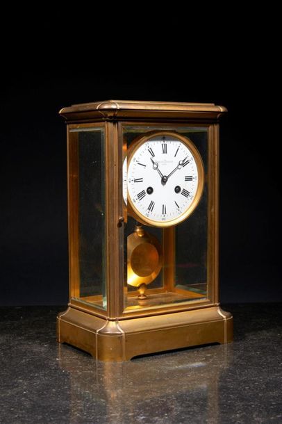 Pendule cage en bronze, vitres biseautées,...