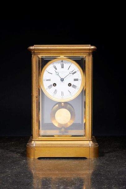 Pendule cage en bronze, vitres biseautées,...