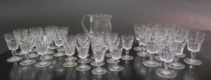 BACCARAT. Service de verres en cristal et...