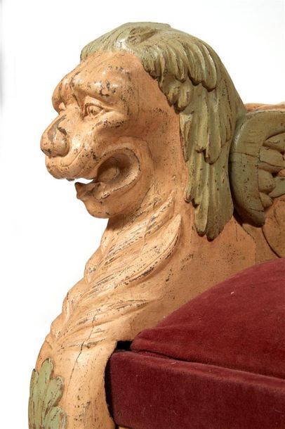 Important fauteuil d'apparat richement sculpté...