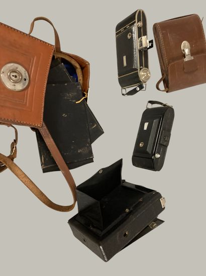 A set of eight various bellows cameras, as-is,...
