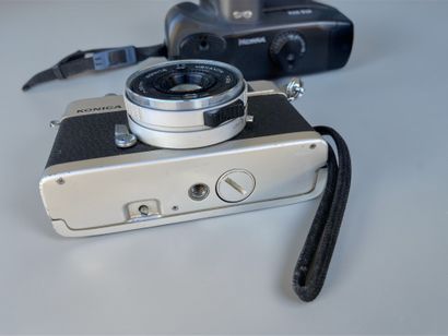 Set of four assorted cameras, as-is (untested):...