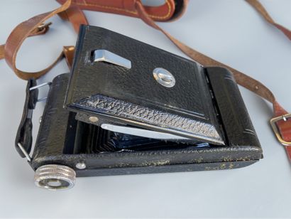 Set of four assorted cameras, as-is: Zeiss...