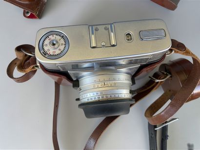 Set of four assorted cameras, as-is: Zeiss...
