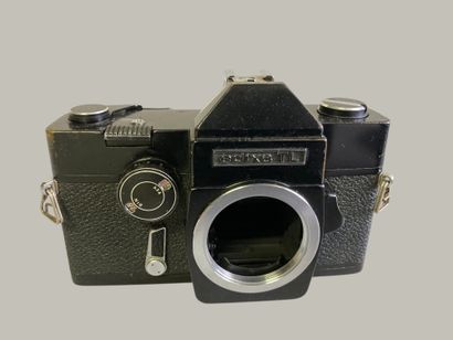 Set of six EDIXA cameras, including five...