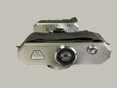 Set of six assorted EDIXA-MAT REFLEX camera...