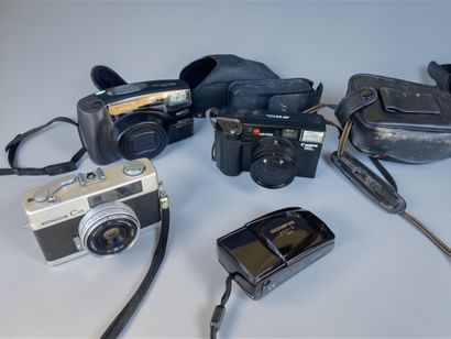 Set of four assorted cameras, as-is (untested):...