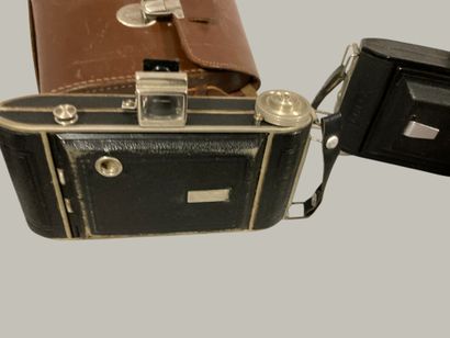 A set of eight various bellows cameras, as-is,...