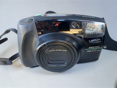 Set of four assorted cameras, as-is (untested):...