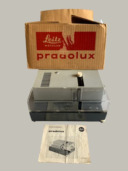Set of four Leitz projectors, including a...